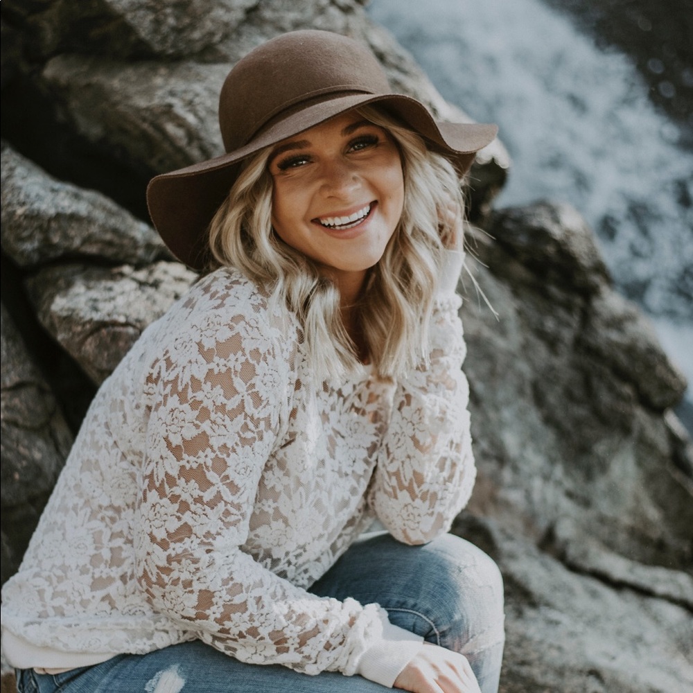 Meet your Posher, Juliya